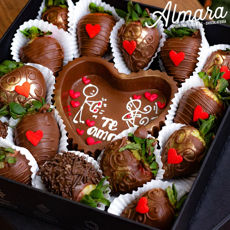 Fresas y Cofre Corazón

