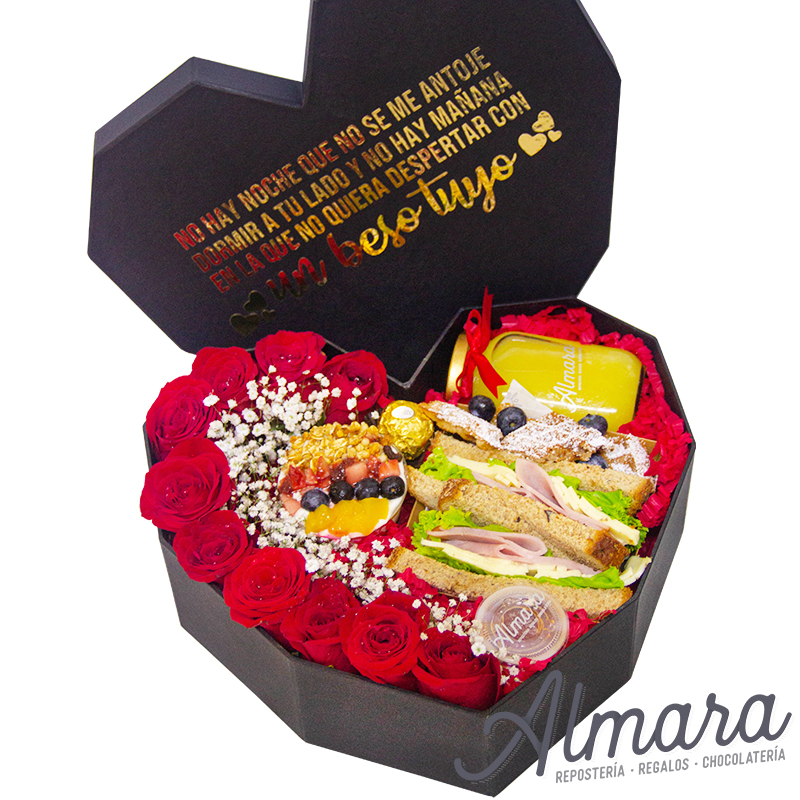 Desayuno Corazòn y Flores