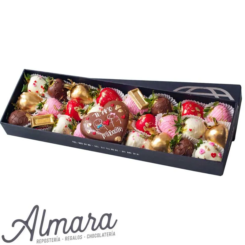 Caja Regalo Con Fresas Y Corazon TE AMO

