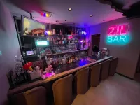 NAHA ZIL BAR（ナハジルバー） - 店内