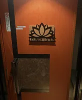 lounge lotus（ロチェス） - 入口