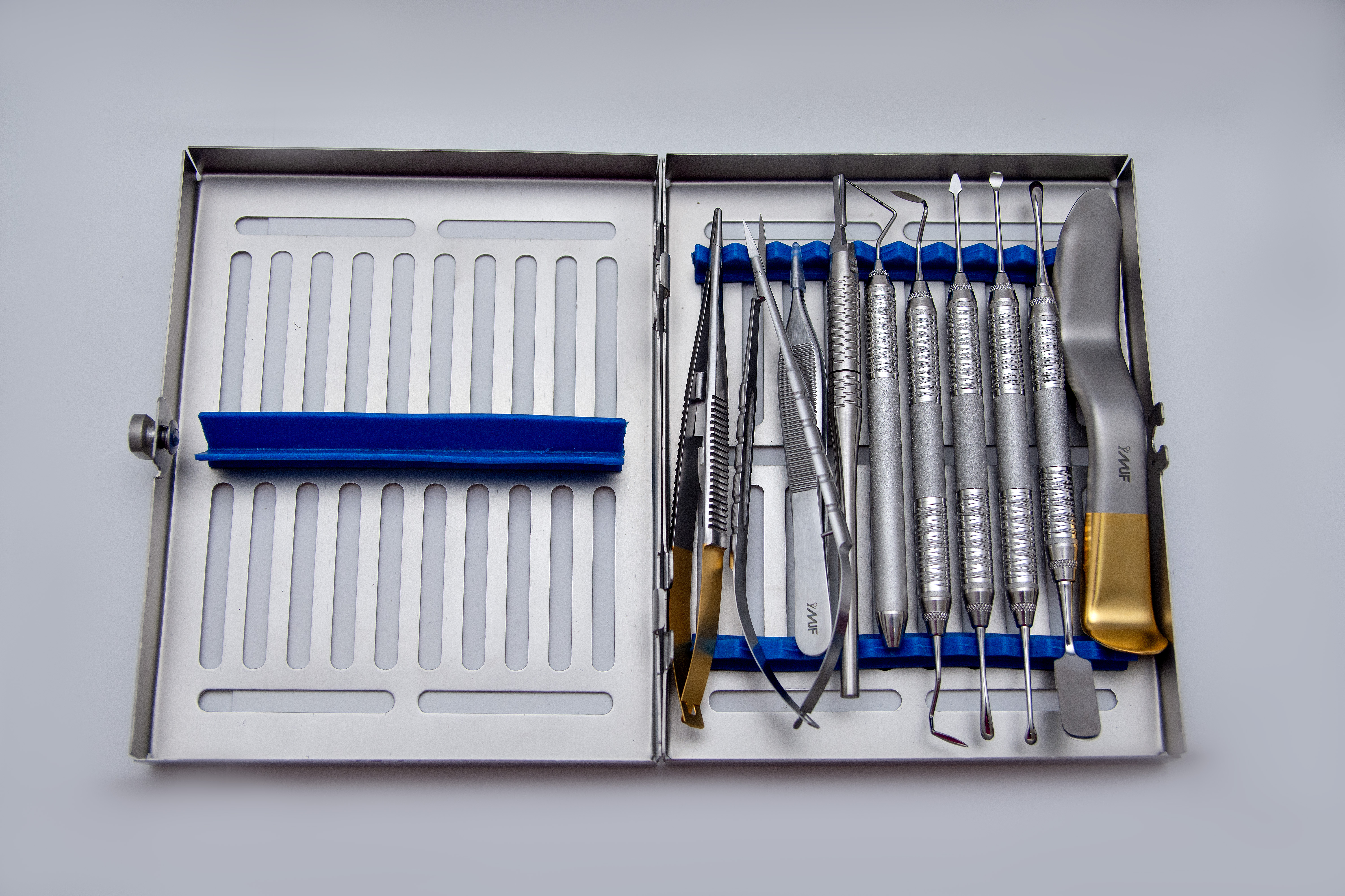 Casette de Microcirugia Implantologica y periodontal