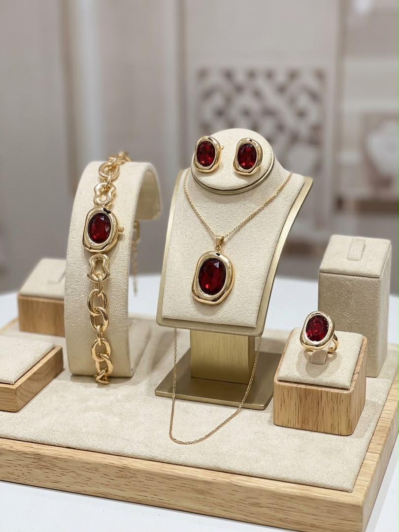 4-in-1 Crystal Jewelry Set - Red