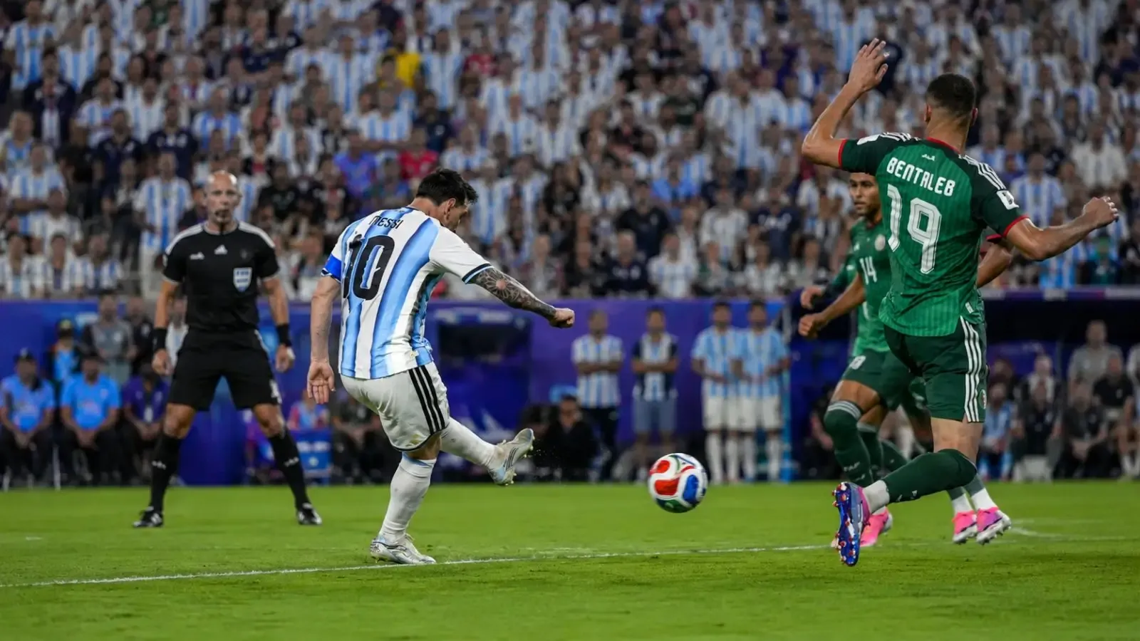 Messi hat-trickom otvorio Argentinin lov na novu titulu