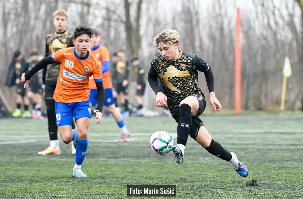 Mladi virtuoz s obje noge i vizijom Ronaldinha, NK Hrvatski dragovoljac (Z) – fotografija 2
