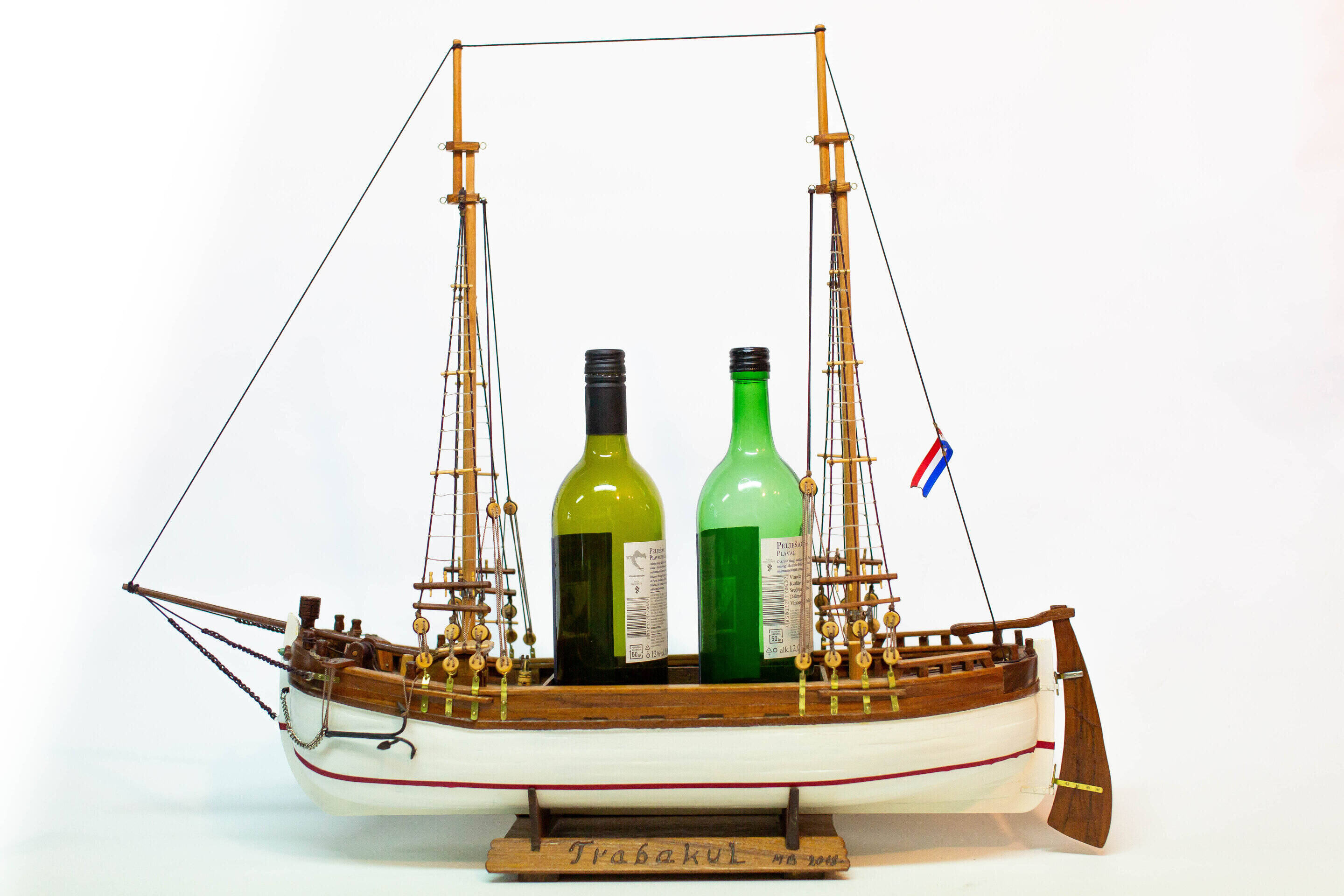 TRABAKUL (VINO)