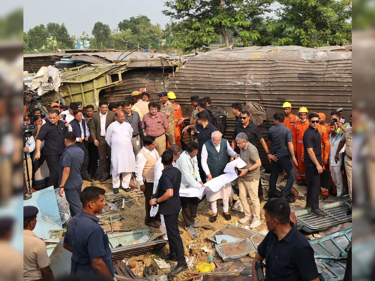  बालासोर पहुंचे मोदी, दुख व्यक्त करते हुए कहा दोषियों को बख्शा नहीं जाएगा