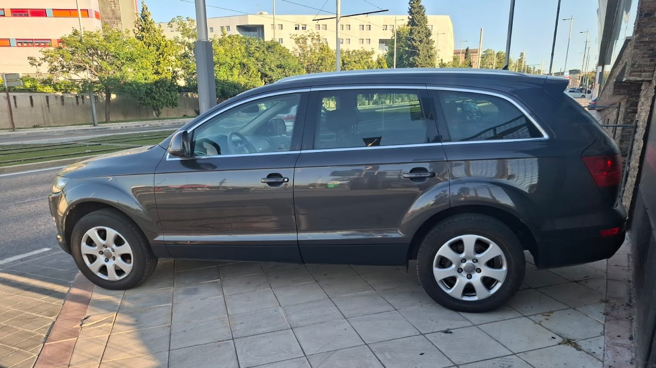 Audi Q7 3.0 TDI 2006 - Vista 3/4 trasera