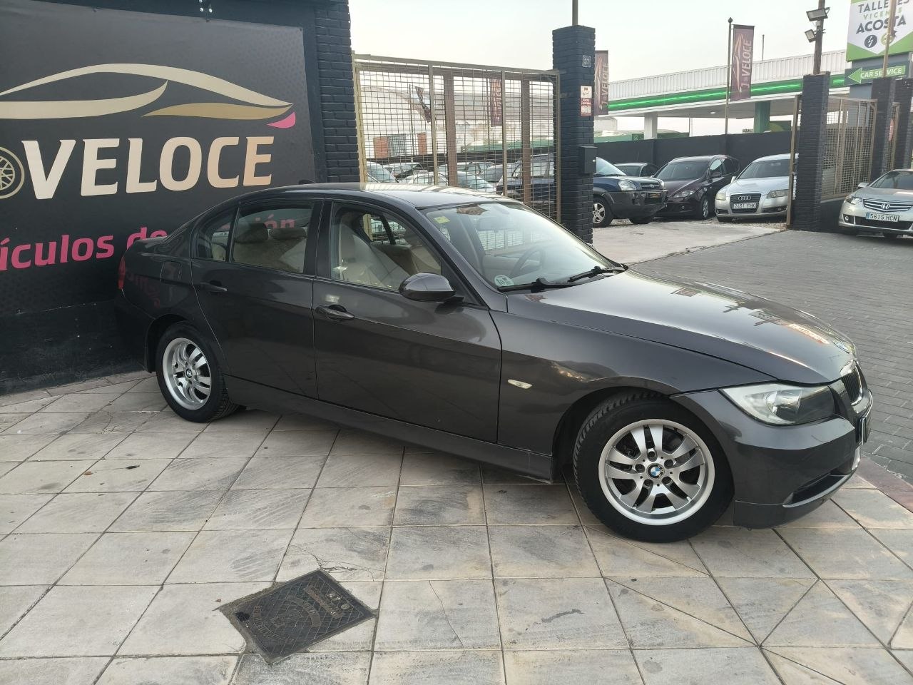 BMW Serie 3 320d 2007 - Vista 3/4 frontal