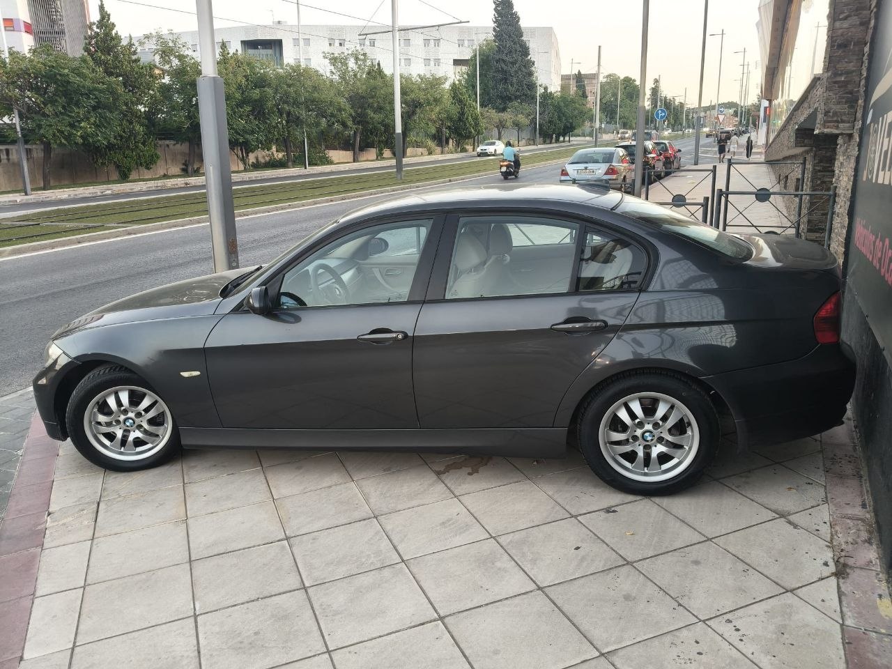 BMW Serie 3 320d 2007 - Vista 3/4 trasera
