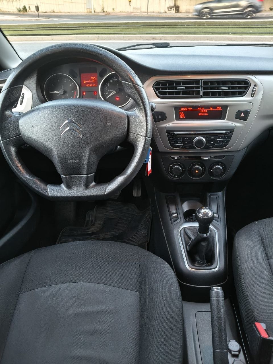Citroen C-Elysée 1.6 HDI 2018 - Consola central