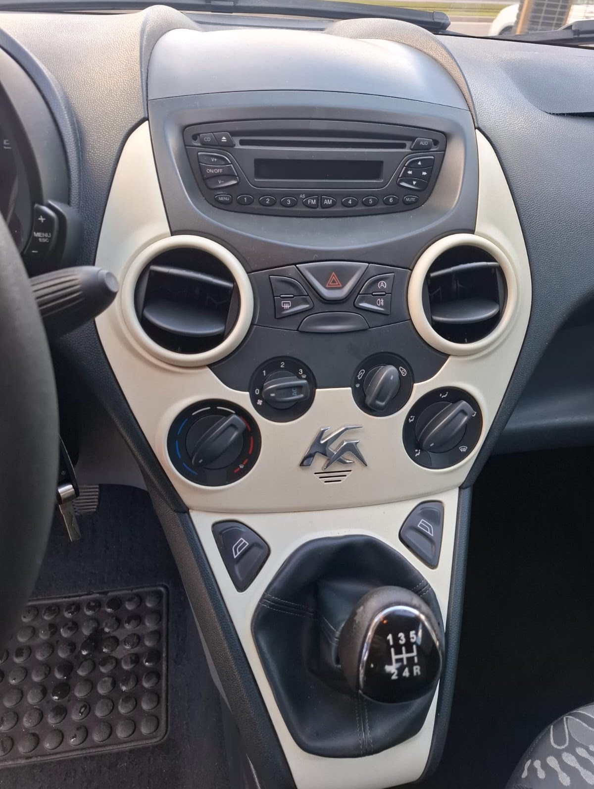 Ford KA 2014 - Salpicadero
