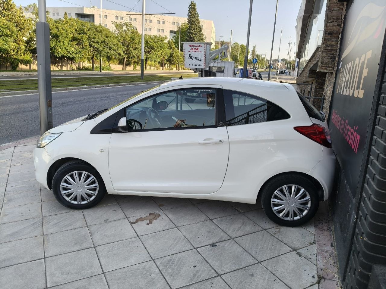 Ford Ka 1.2 2012 - Vista 3/4 trasera