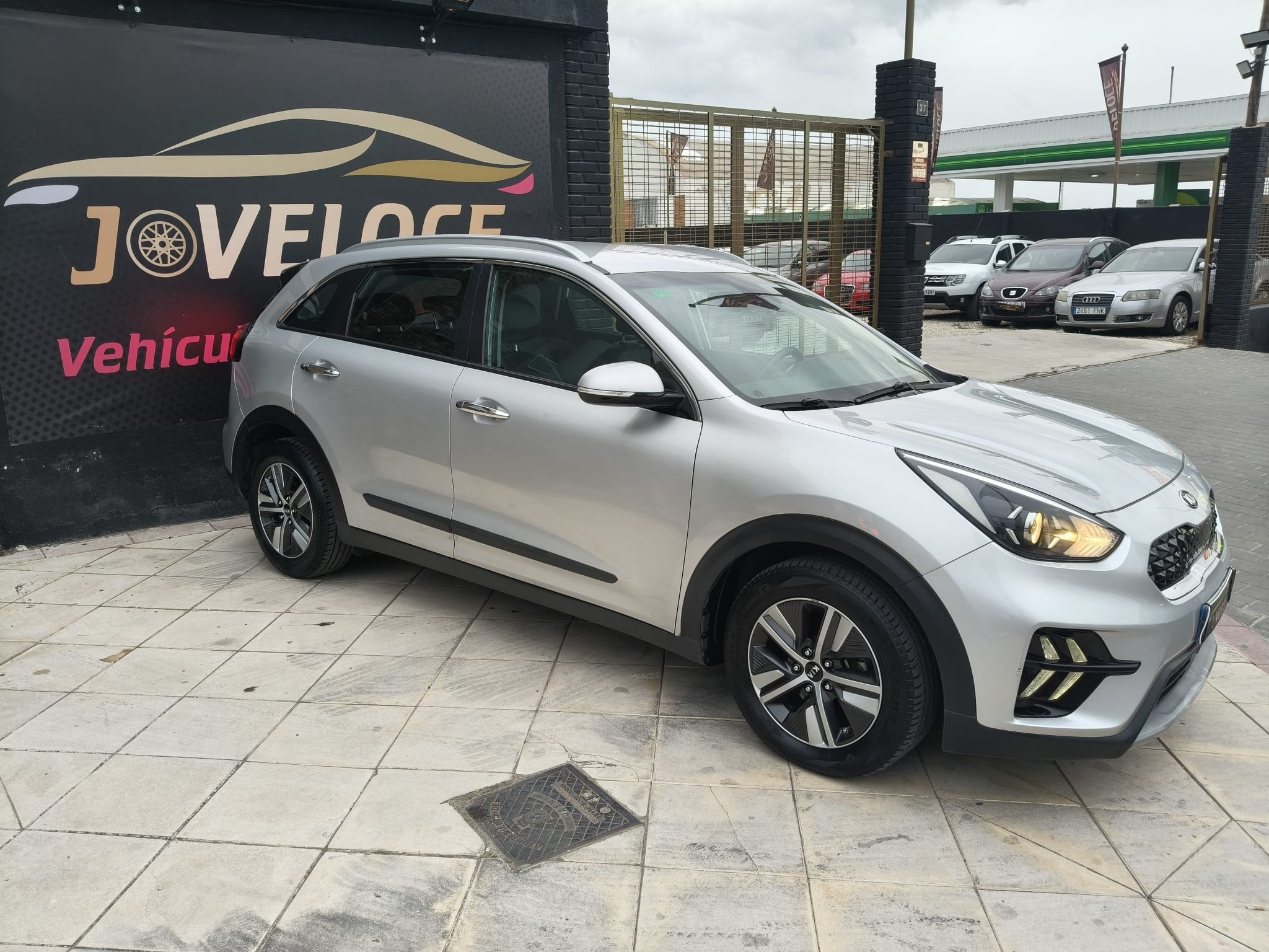 Kia Niro 1.6 HEV 2020 - Foto principal de la galería de segunda mano en Jaén