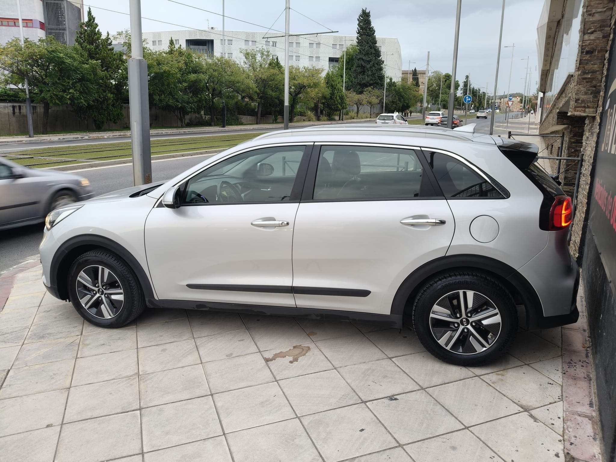 Kia Niro 1.6 HEV 2020 - Vista trasera