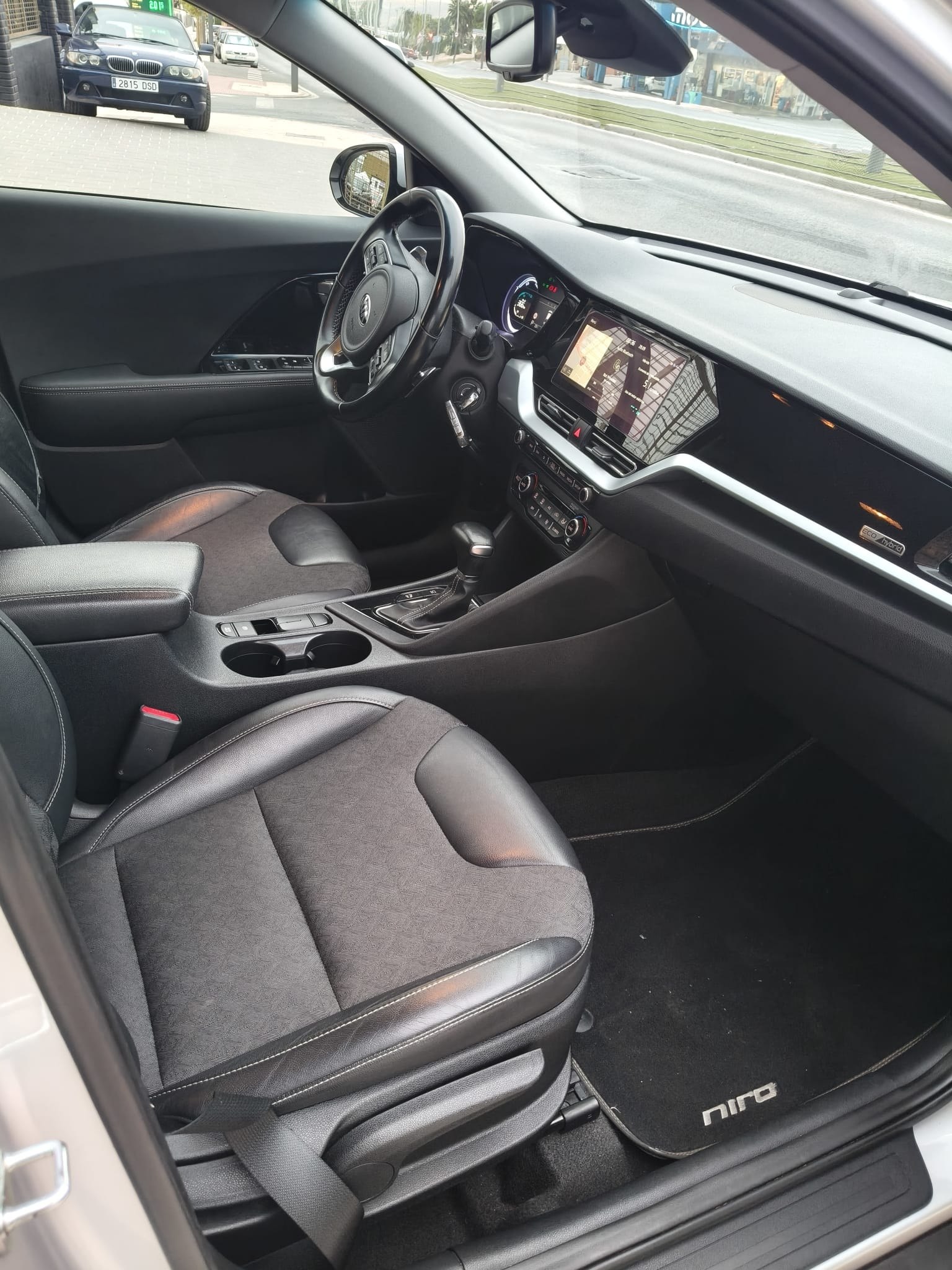 Kia Niro 1.6 HEV 2020 - Consola central