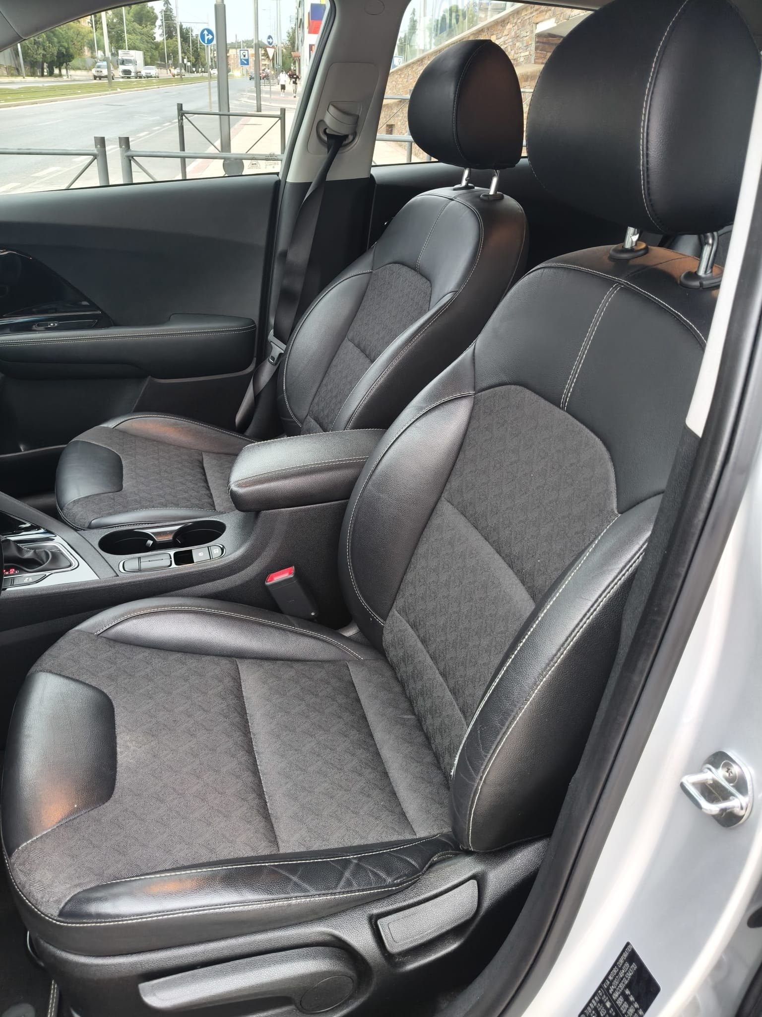 Kia Niro 1.6 HEV 2020 - Detalles