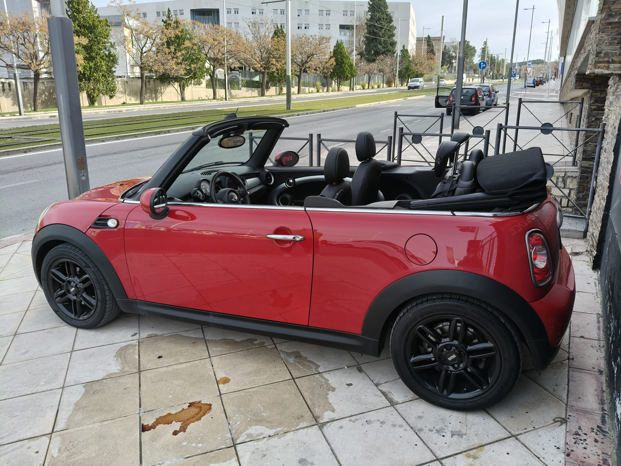 MINI Cooper Cabrio 2012 - Vista 3/4 trasera