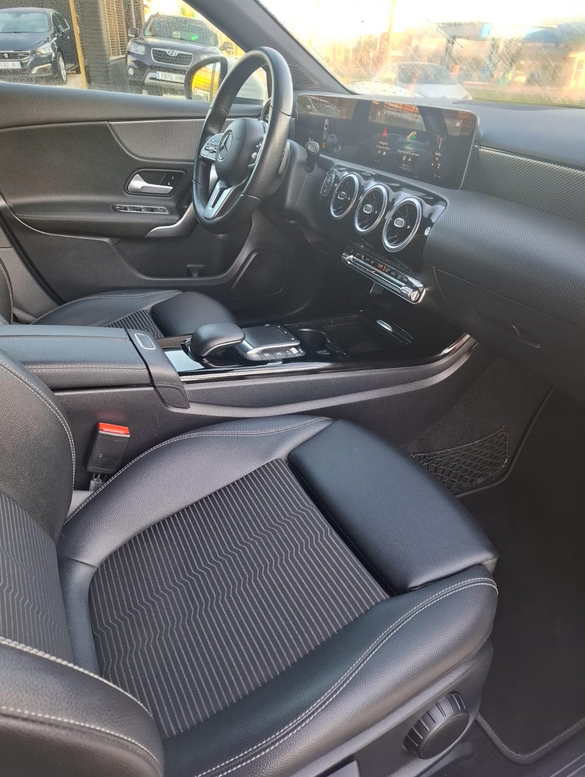 Mercedes Clase A 200d 2019 - Asientos delanteros
