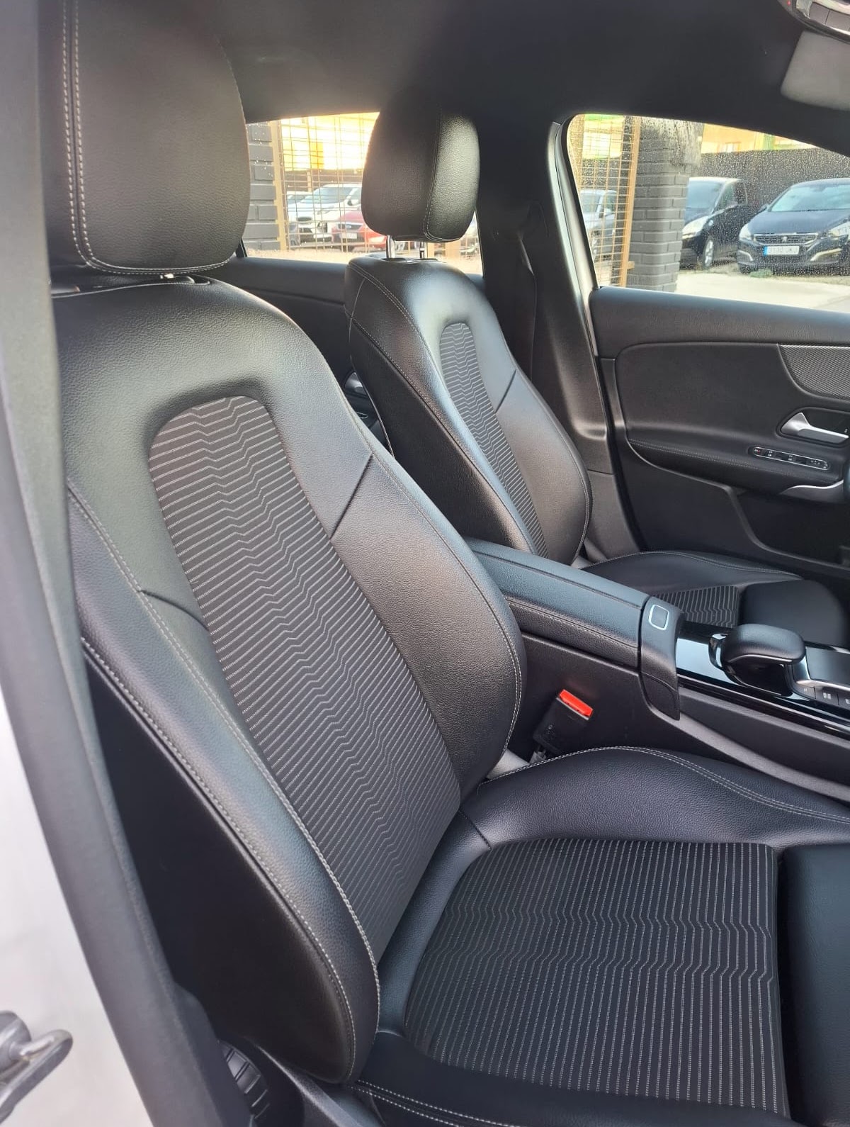 Mercedes Clase A 200d 2019 - Consola central