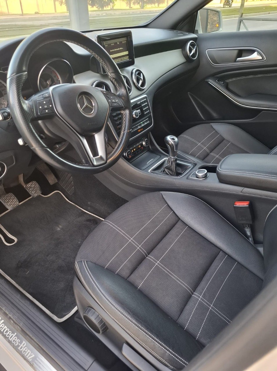 Mercedes GLA 200 CDI 2015 - Consola central