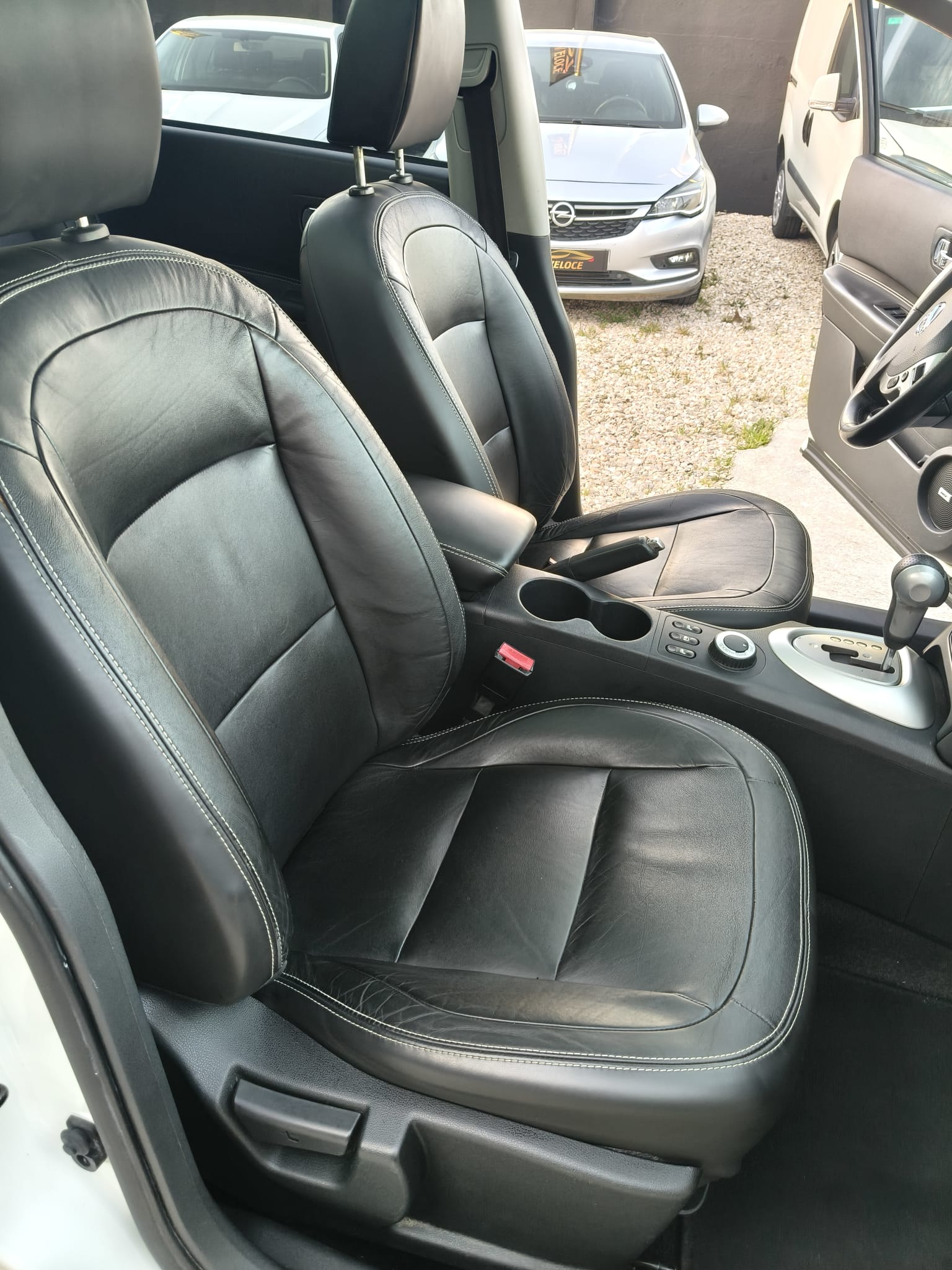 Nissan QASHQAI2 2010 - Asientos delanteros