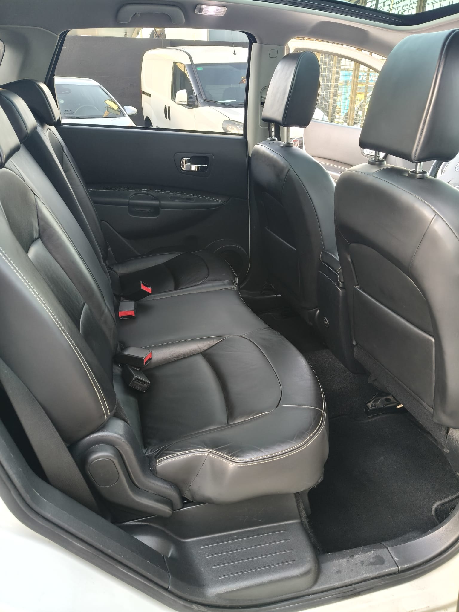 Nissan QASHQAI2 2010 - Asientos traseros