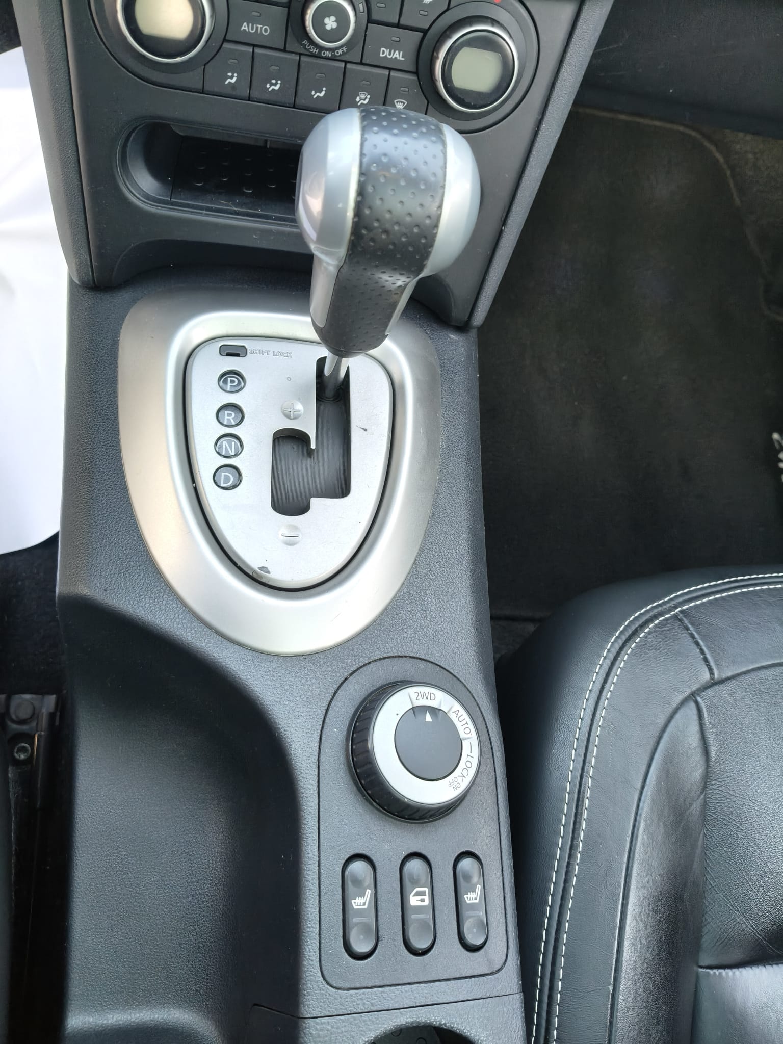 Nissan QASHQAI2 2010 - Panel de control