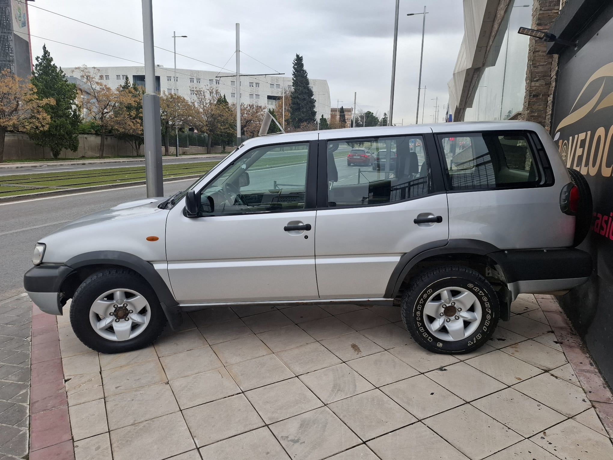 Nissan Terrano 2003 - Vista 3/4 trasera