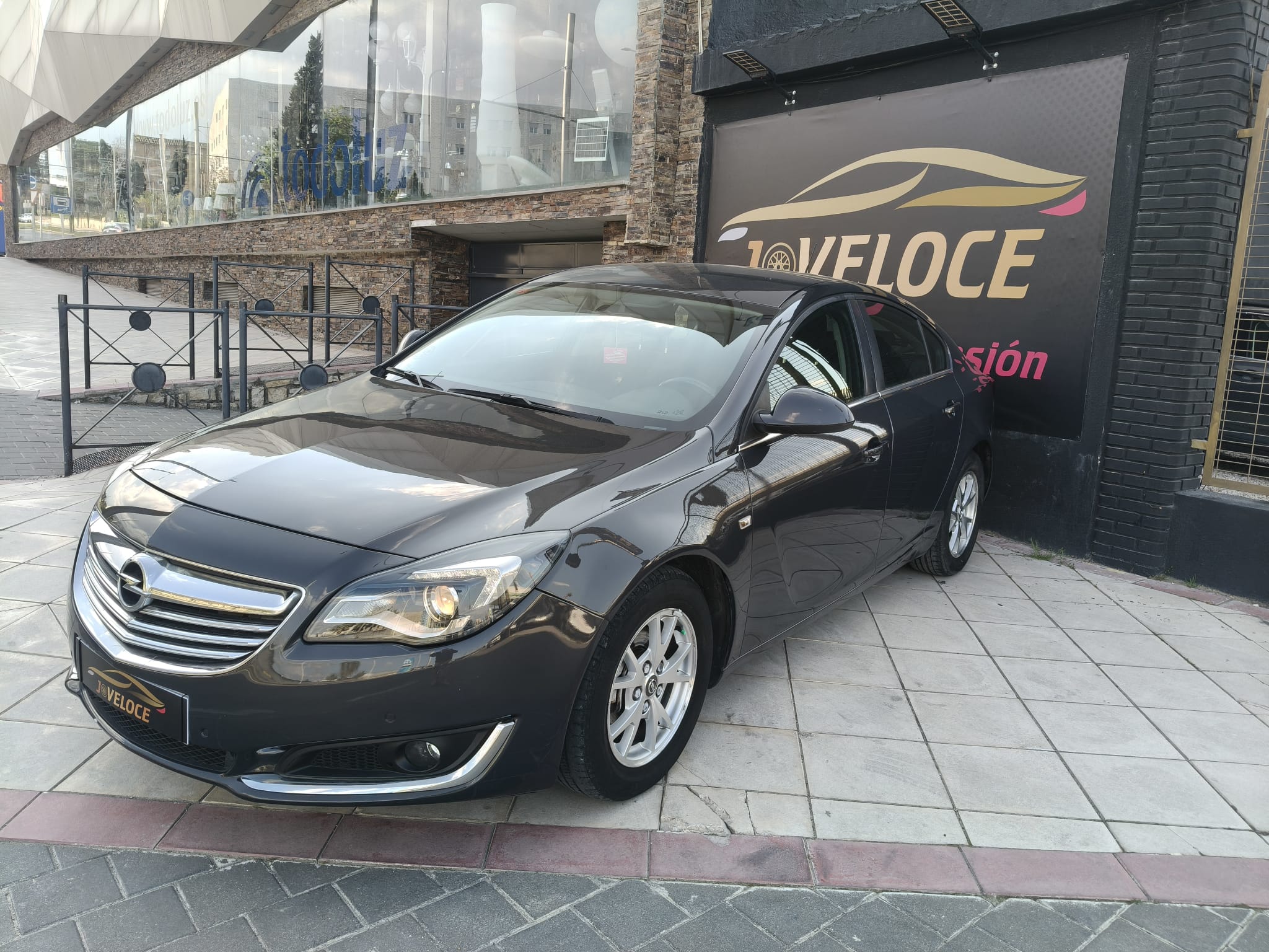 OPEL INSIGNIA 2014 - Foto principal de la galería de segunda mano en Jaén