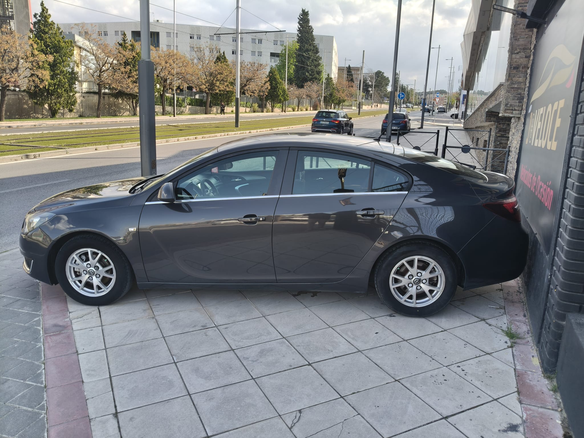 OPEL INSIGNIA 2014 - Vista 3/4 trasera