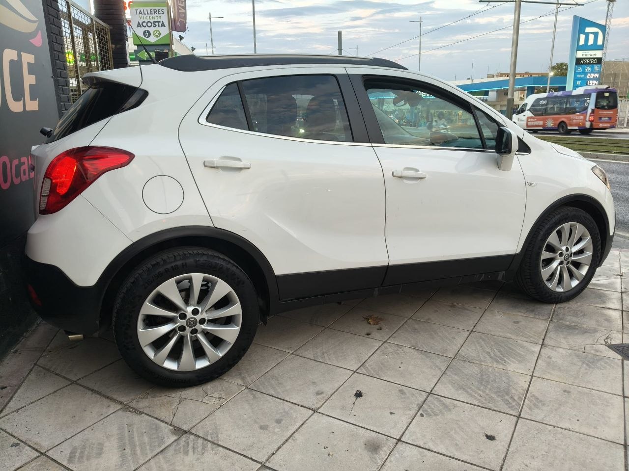 Opel Mokka 1.4 Turbo 2015 - Vista 3/4 trasera