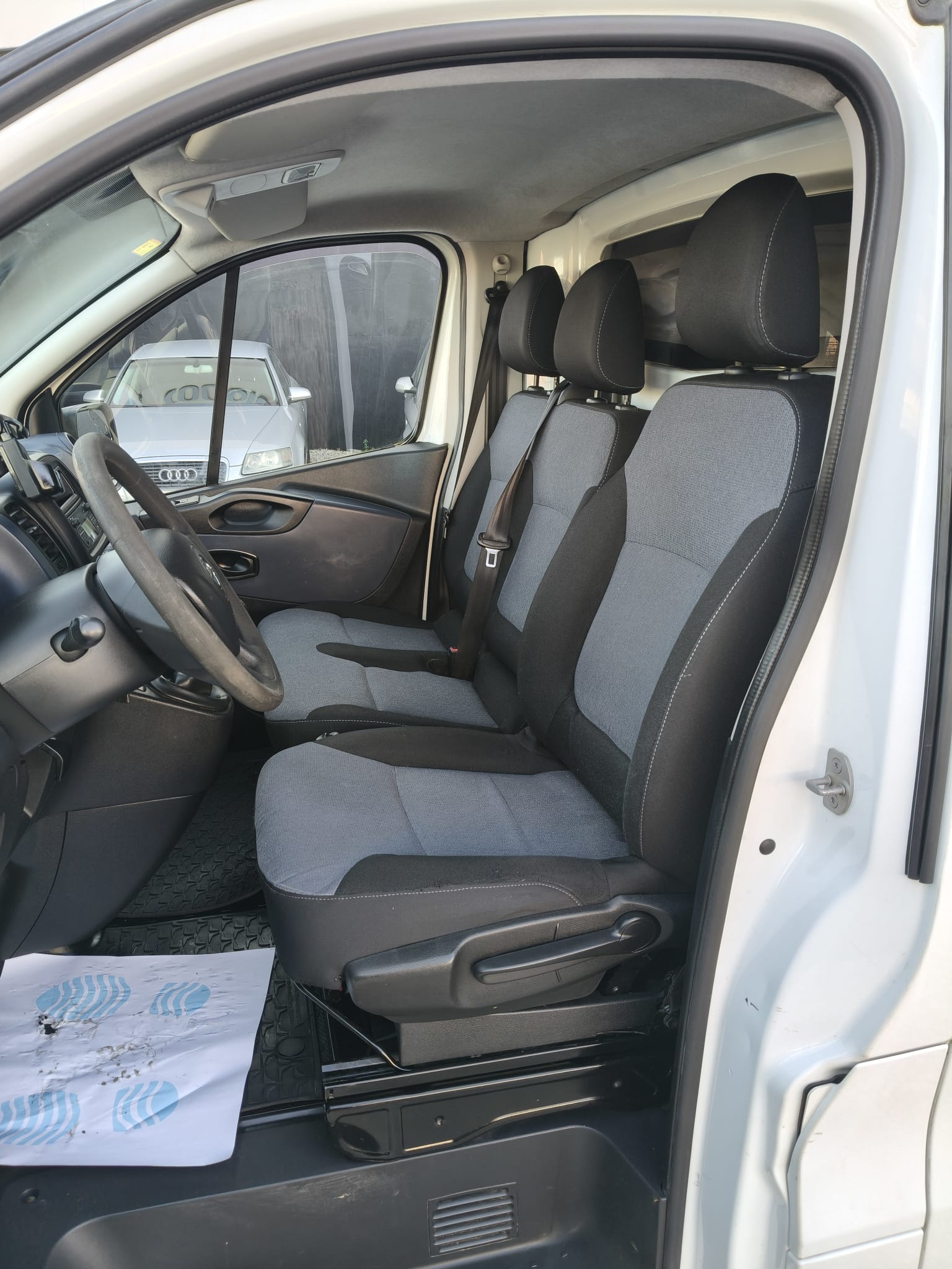 Opel Vivaro 2018 - Asientos delanteros