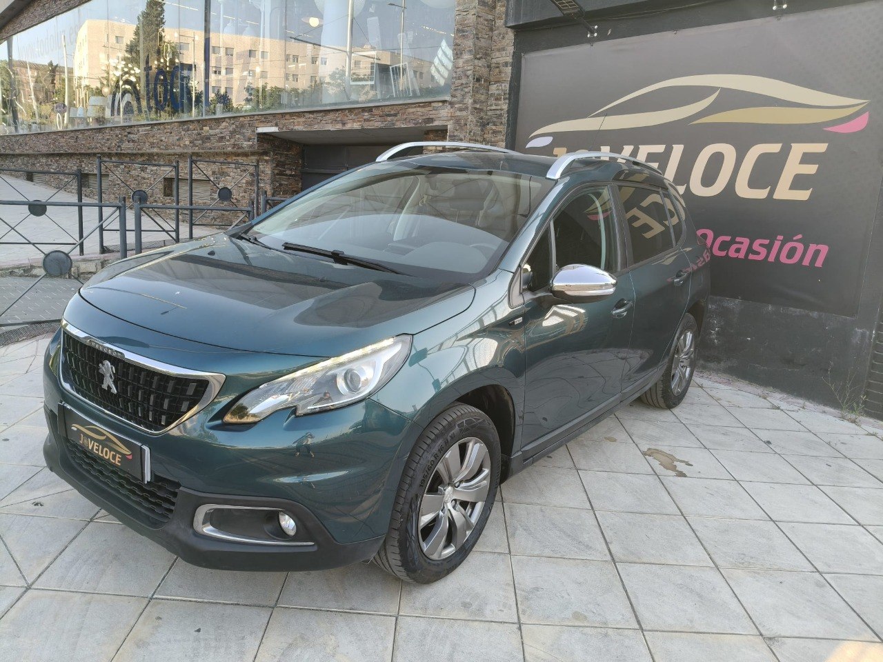 Peugeot 2008 1.6 BlueHDi STYLE 2017 - Foto principal de la galería de segunda mano en Jaén