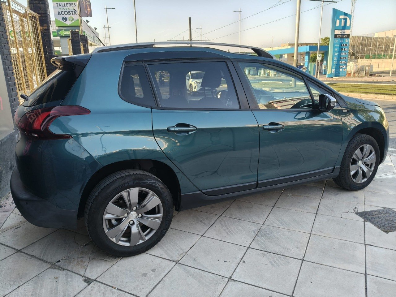 Peugeot 2008 1.6 BlueHDi STYLE 2017 - Vista trasera