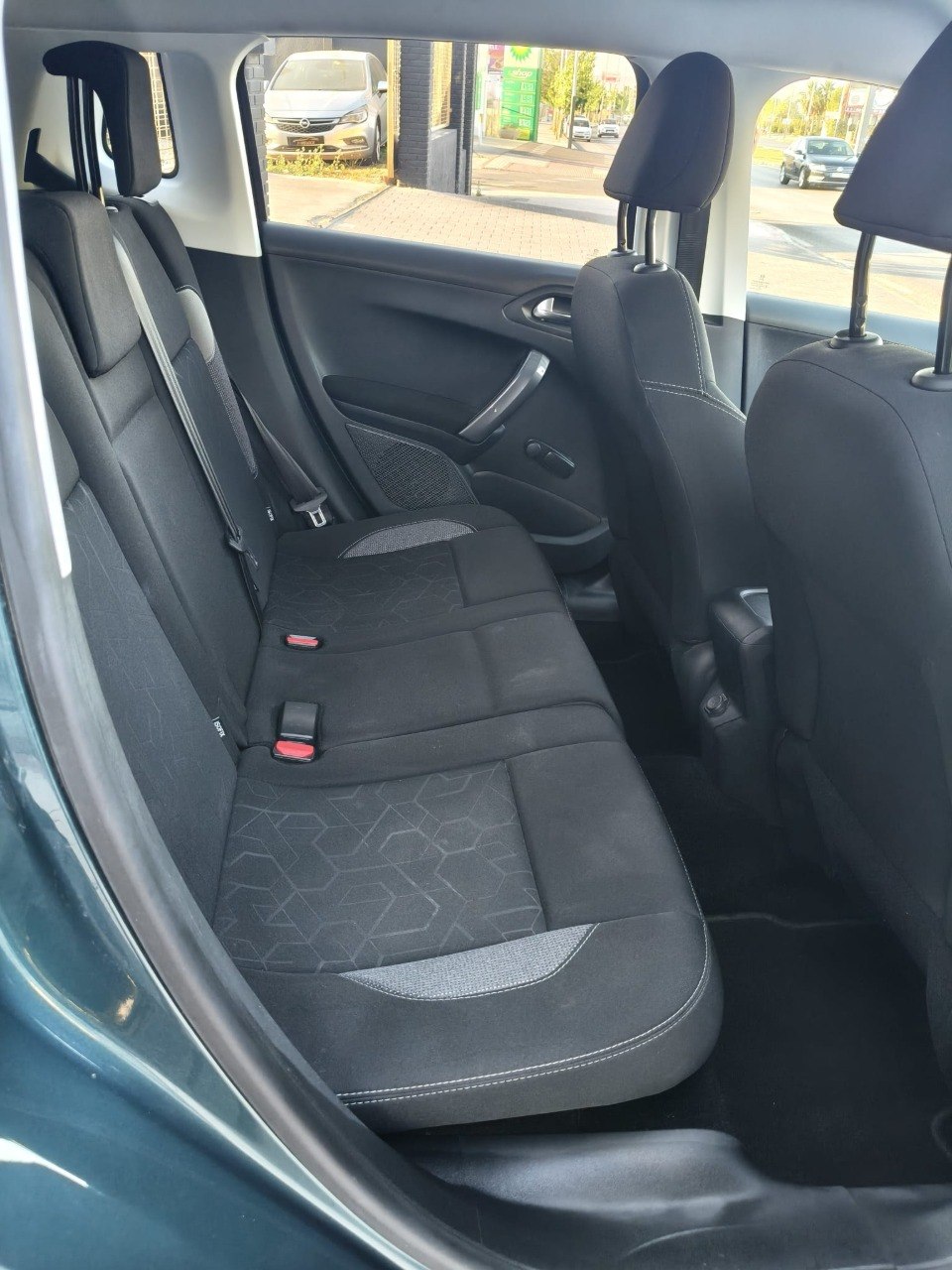 Peugeot 2008 1.6 BlueHDi STYLE 2017 - Panel de control