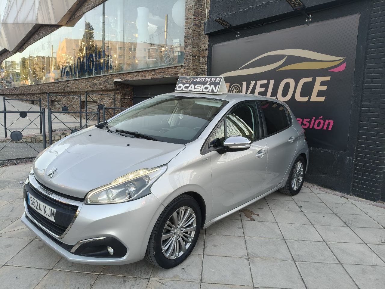 Peugeot 208 1.2 Gasolina Style 2018 - Vista 3/4 frontal
