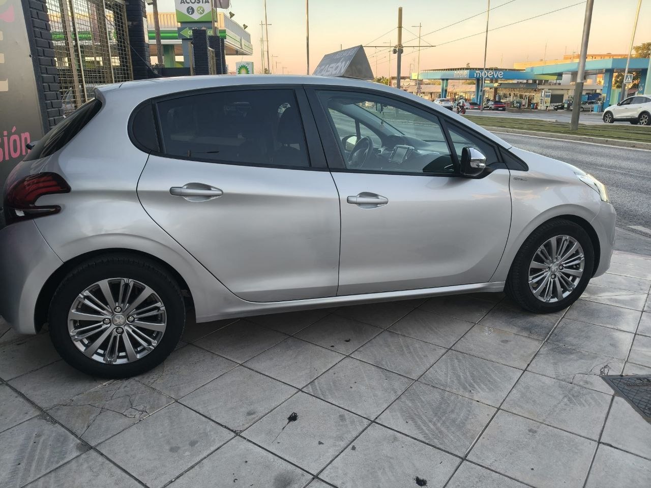 Peugeot 208 1.2 Gasolina Style 2018 - Vista trasera