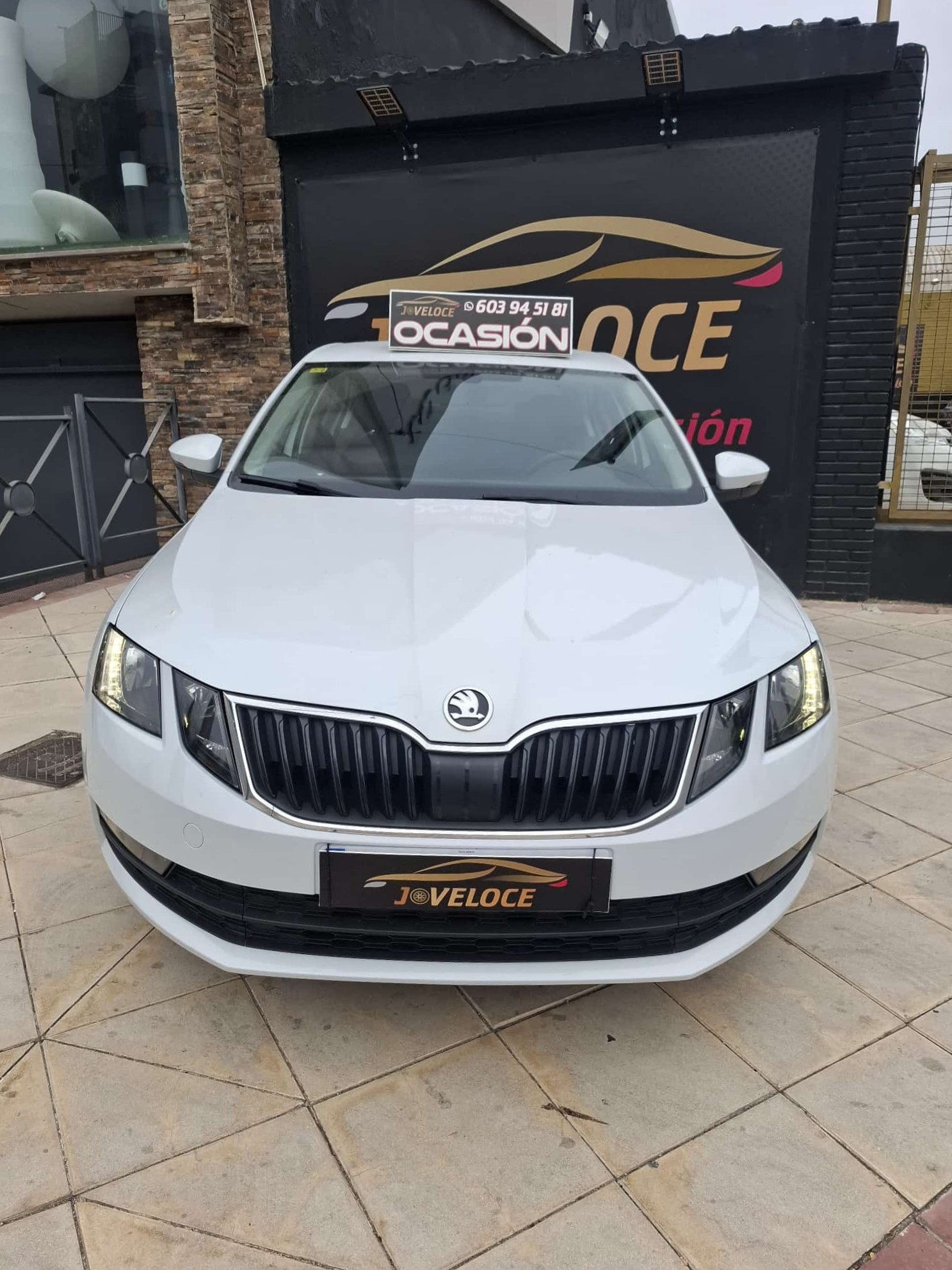 Skoda Octavia 2018 - Vista frontal