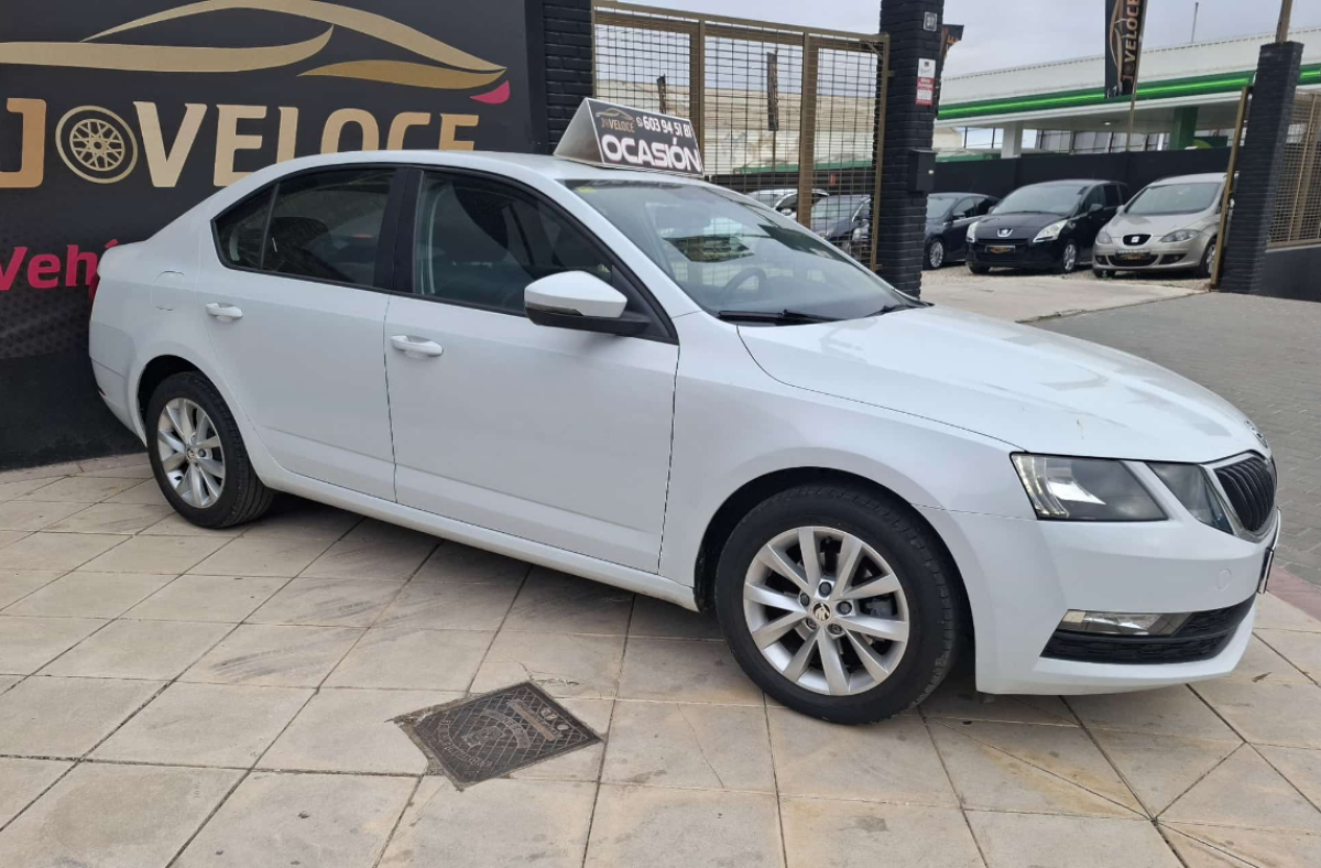 Skoda Octavia 2018 - Vista 3/4 frontal