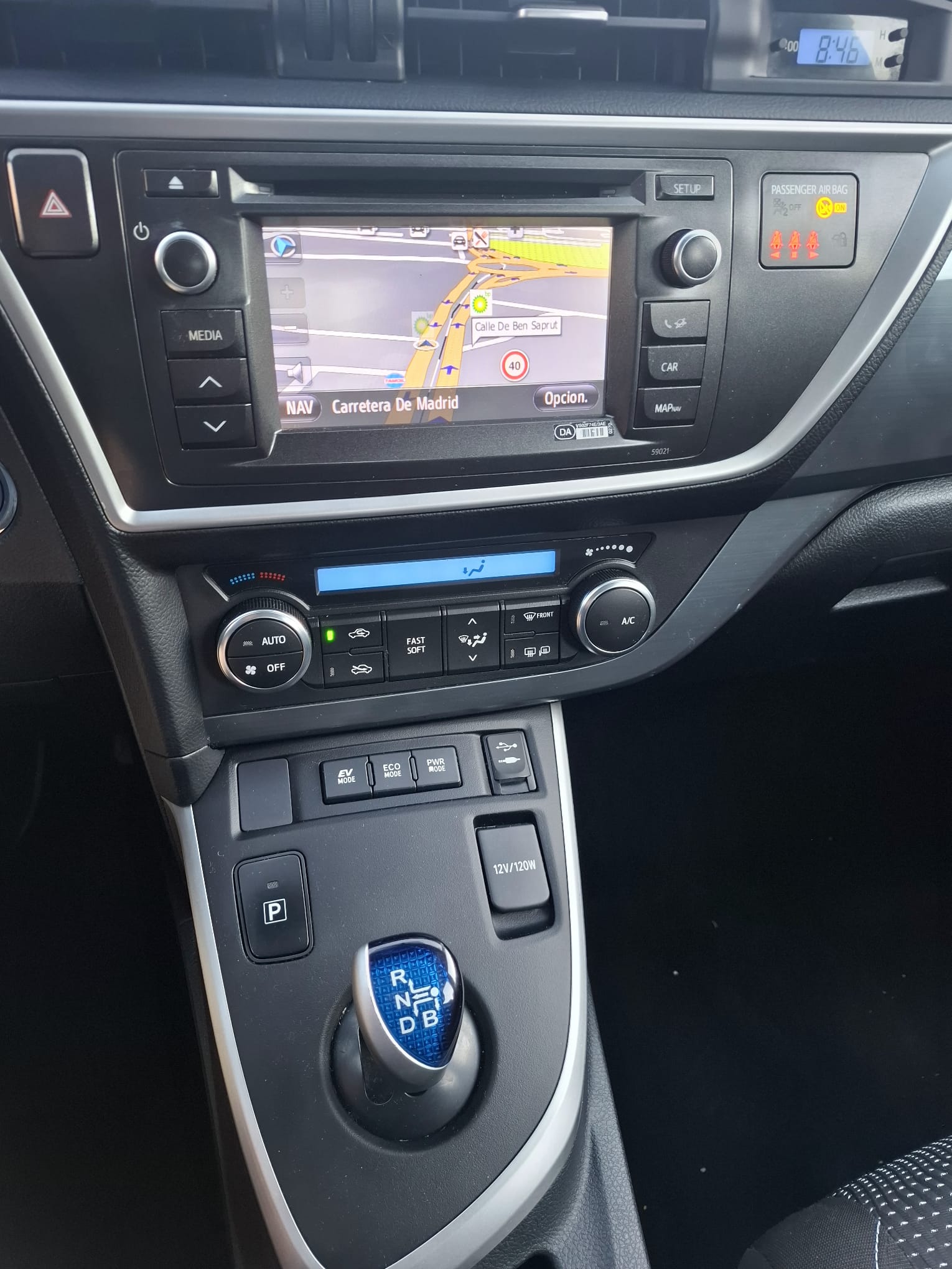 Toyota Auris Hybrid 2014 - Consola central