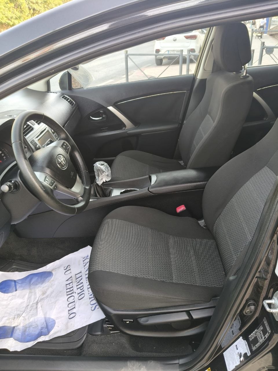 Toyota Avensis 2.0 D-4D 2013 - Salpicadero