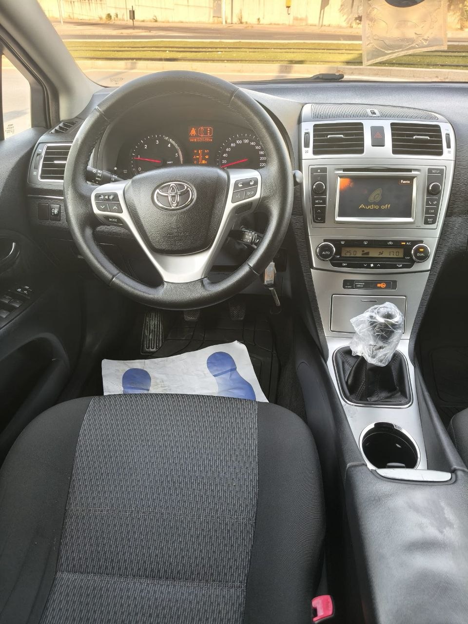 Toyota Avensis 2.0 D-4D 2013 - Maletero
