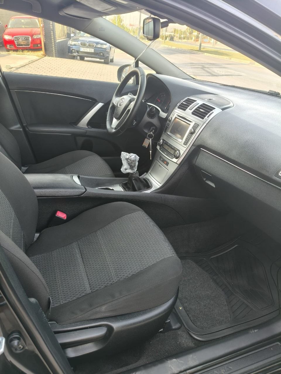 Toyota Avensis 2.0 D-4D 2013 - Volante