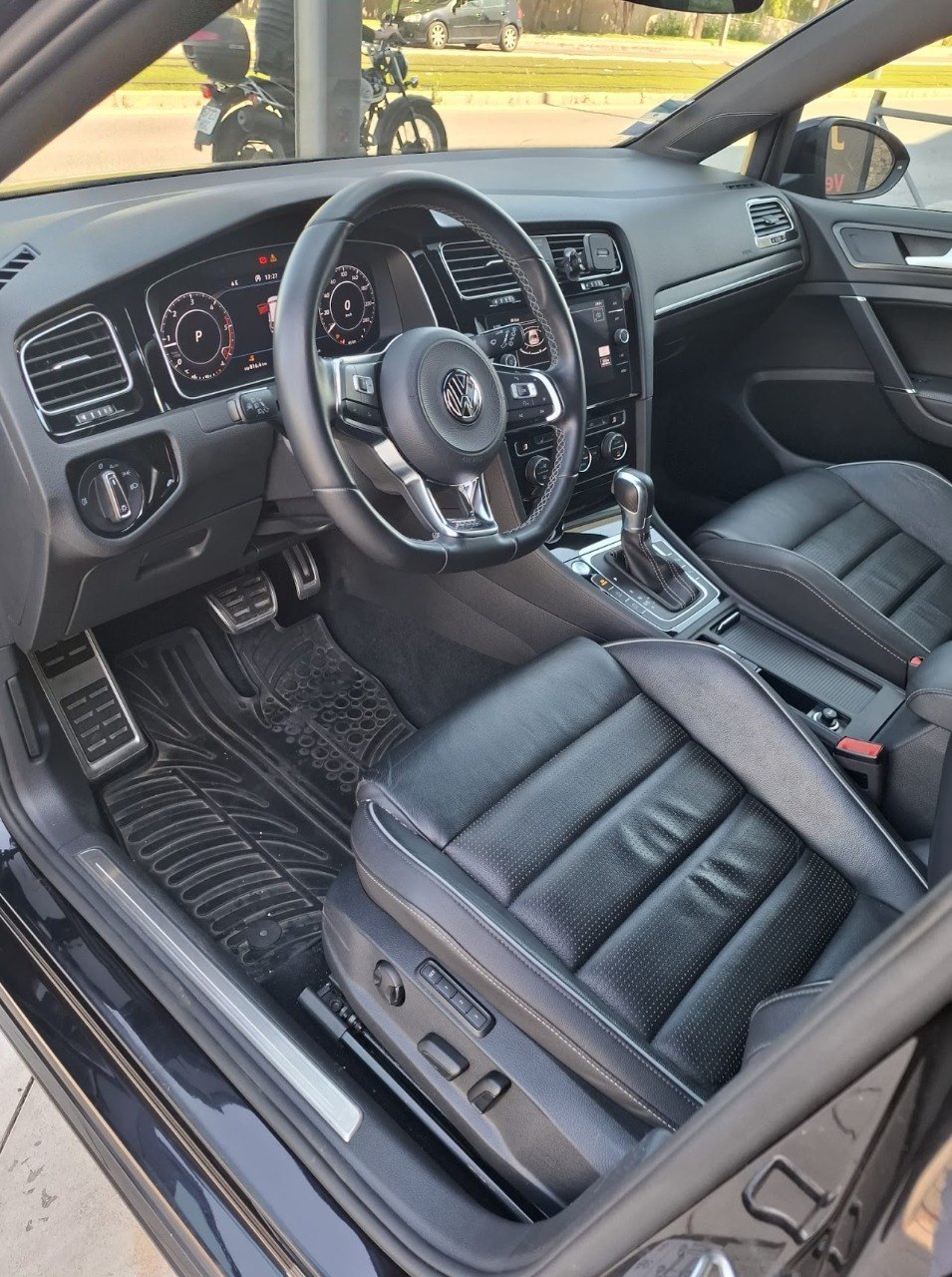 Volkswagen Golf GTD 2.0 TDI 2017 - Asientos delanteros