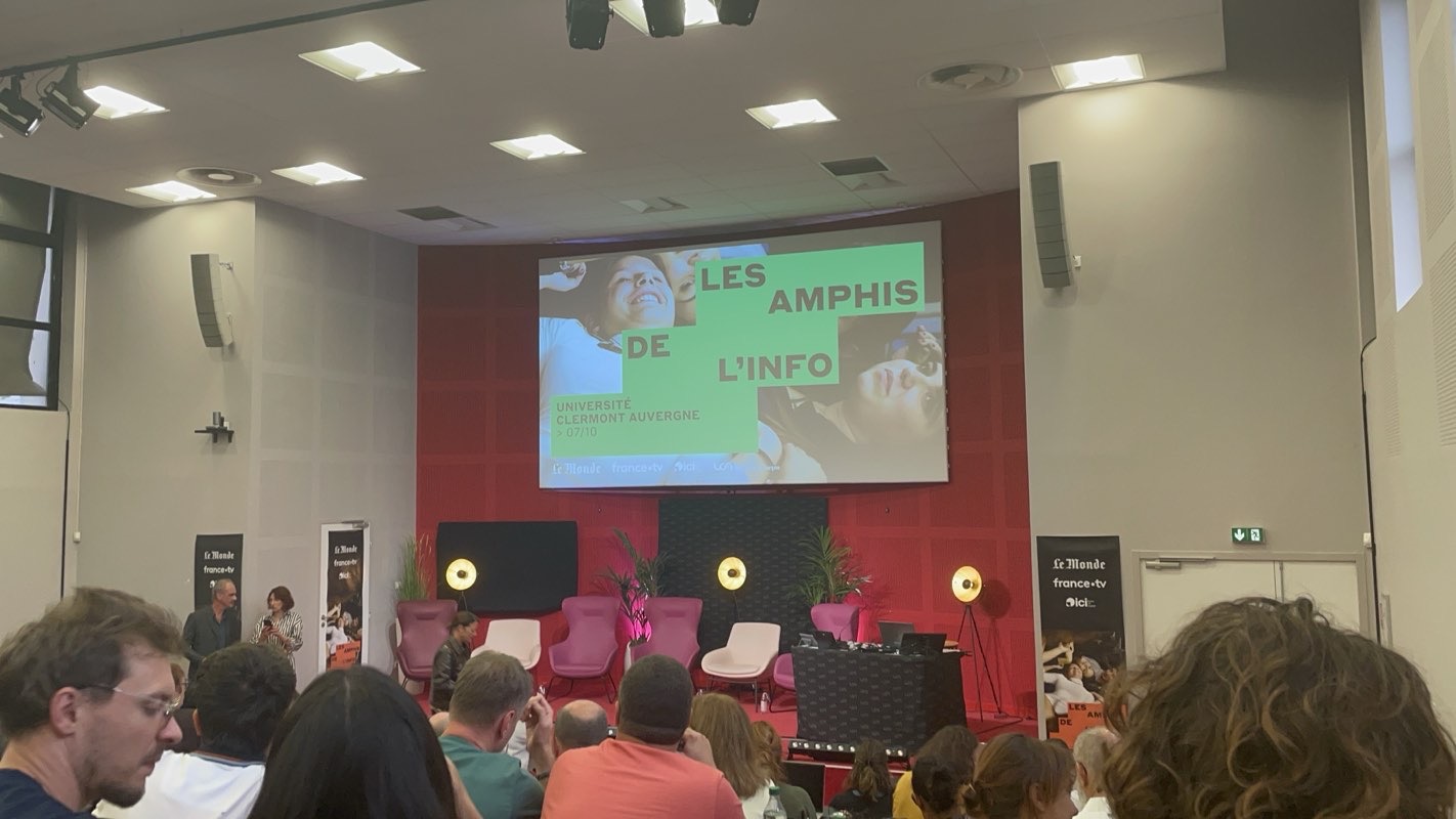 Affiche de Les Amphis de l’Info