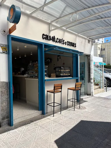 Calmô, cafés e cookies