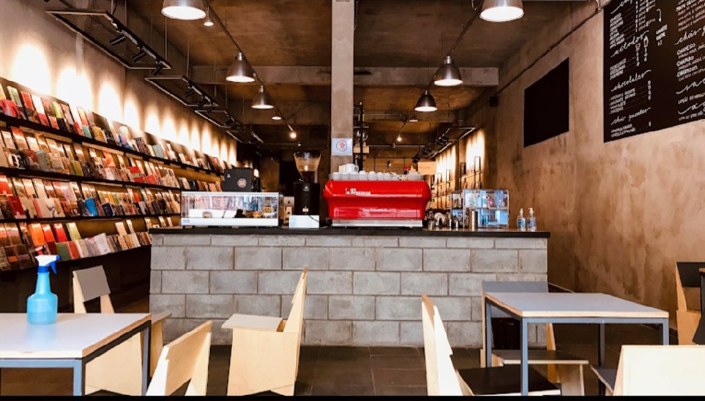 YERBA + Por um Punhado de Dólares