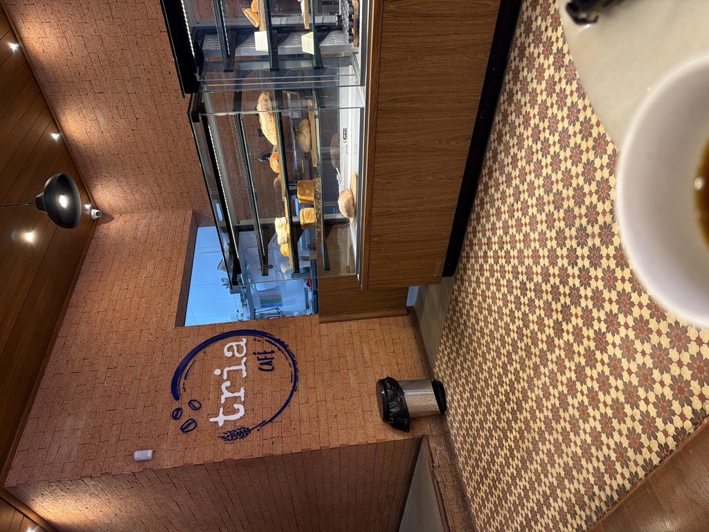 Tria Café