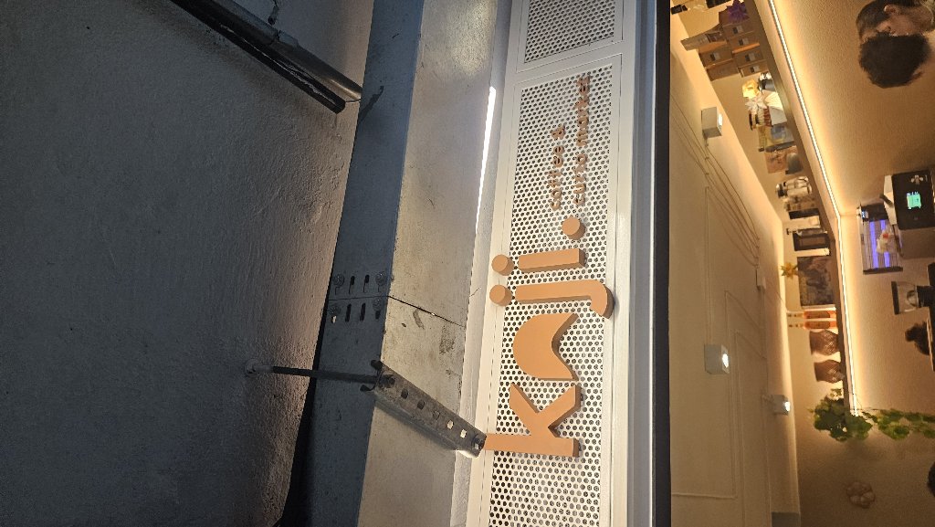 Kaji coffee & curio market